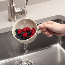 Load image into Gallery viewer, Berry Colander in Cream
